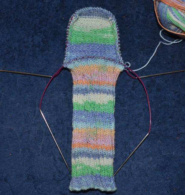 Tricoter des chaussettes avec deux aiguilles circulaires