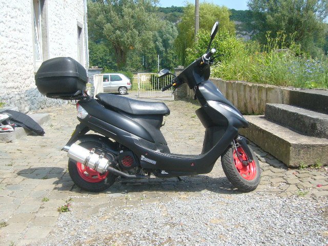 scoot_16.jpg