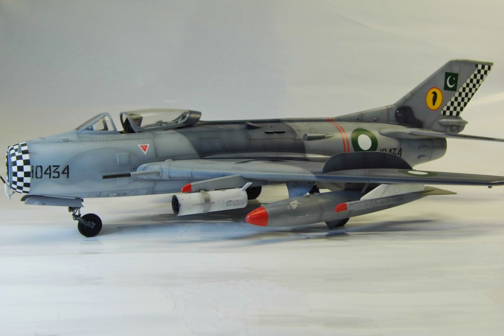 S-026 Fighter SENJANG F6 /MiG-19/  Pakistan Marking # Scale 1/72 # ZTS PLASTYK