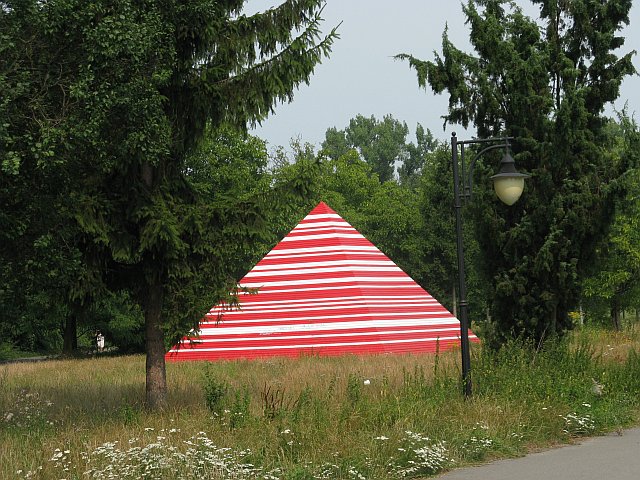 pirami11.jpg