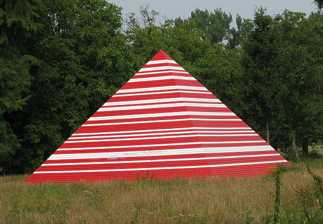 pirami12.jpg
