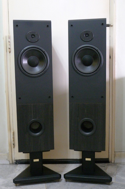 Robertson Audio QF3 Speakers (Used) SOLD